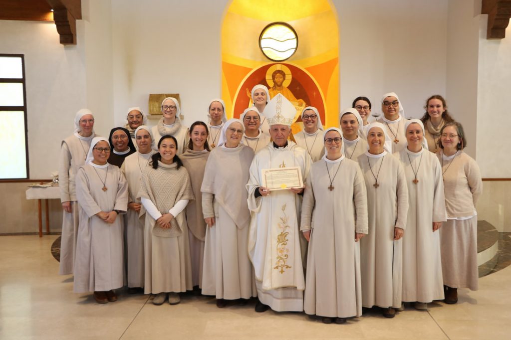 CATÓLICOS EN ÁVILA – Nuestro Obispo Emérito, afiliado a la Orden de San Agustín en reconocimiento a su servicio pastoral
