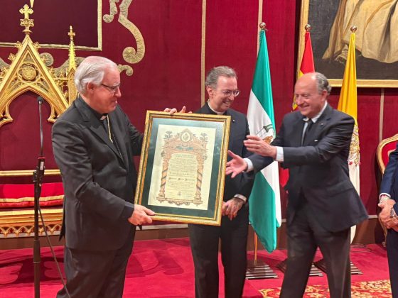 CATÓLICOS EN SEVILLA – Monseñor Saiz Meneses ha sido nombrado hermano mayor honorario de la Vera Cruz de Gerena