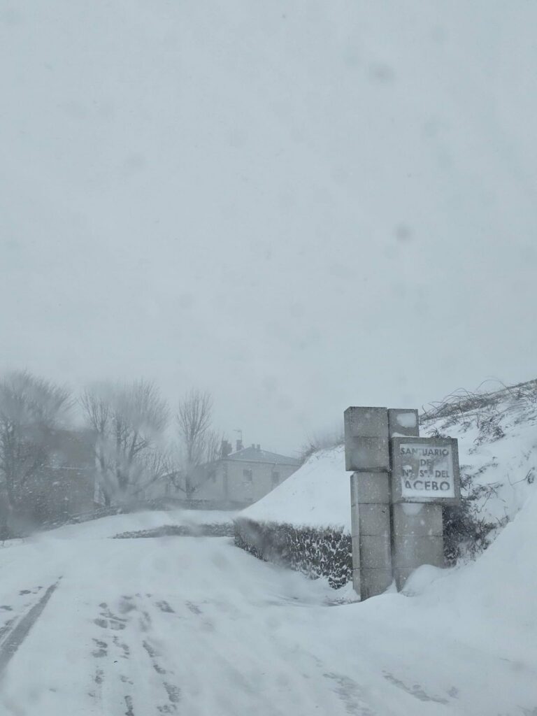 CATÓLICOS DE ASTURIAS – Cofradías y Hermandades de la diócesis peregrinan al Santuario de la Virgen del Acebo en su Año Santo