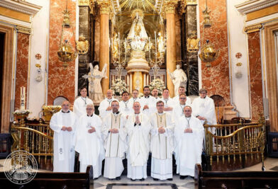 CATÓLICOS EN VALENCIA – Encuentro de sacerdotes cofrades de la Archicofradía de la Virgen de los Desamparados