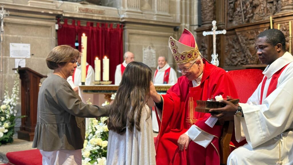 CATÓLICOS DE LUGO – Confirmaciones y Primeras Comuniones en Monforte