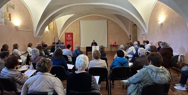 CATÓLICOS EN CANTABRIA – Sara Puente, responsable de Voluntariado de Cáritas Santander: “La escucha es una herramienta clave para la acogida”