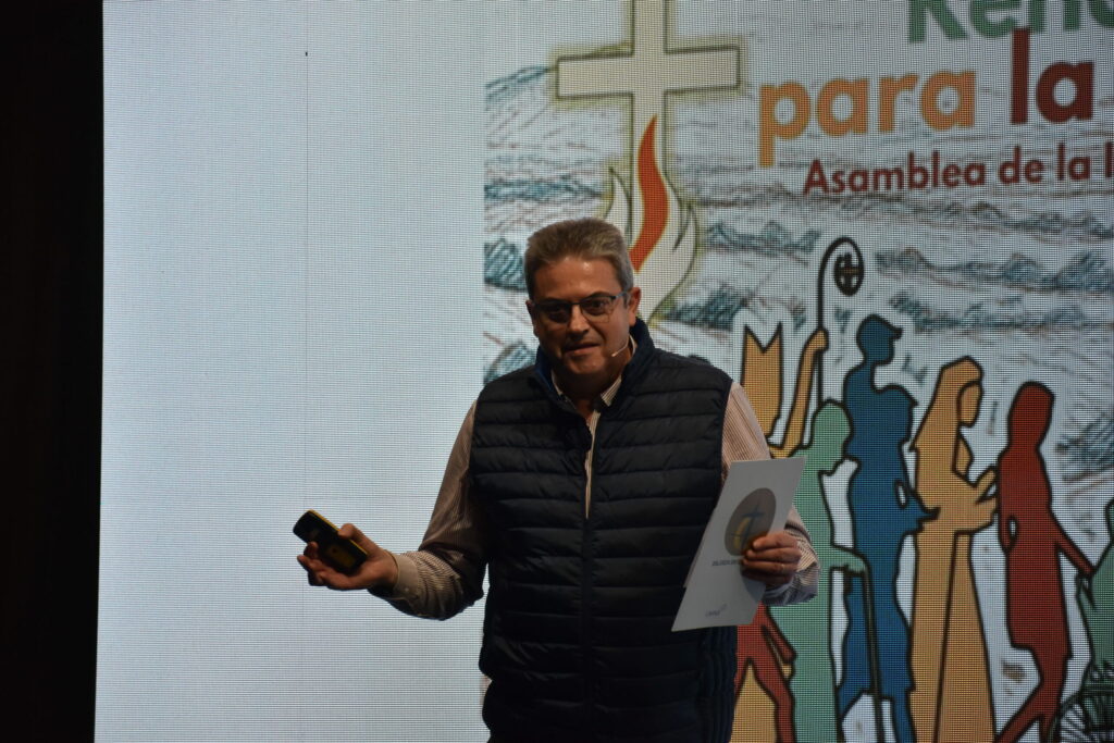 CATÓLICOS EN SALAMANCA – Conversación, discernimiento y primeras decisiones en la Asamblea de Iglesia en Castilla