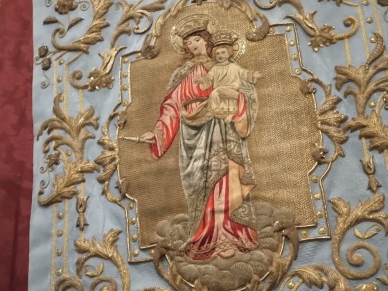 CATÓLICOS EN SEVILLA – Mons. Saiz preside la función principal de María Auxiliadora Coronada