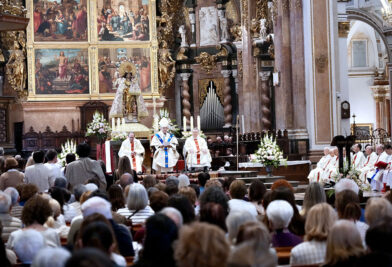 CATÓLICOS EN VALENCIA – Misa de Pontifical en la Catedral, presidida por el Arzobispo