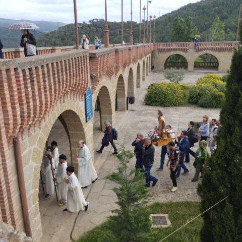 CATÓLICOS EN BARCELONA – Romiatge de pelegrins de Montalegre a Torreciudad