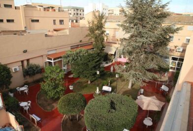 CATÓLICOS EN VALENCIA – Los Centros de Escucha Diocesanos refuerzan su labor social con un acuerdo pionero para acompañar a personas mayores en Manises