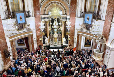 CATÓLICOS EN VALENCIA – Las Tunas universitarias realizan su tradicional Ronda a la Mare de Déu