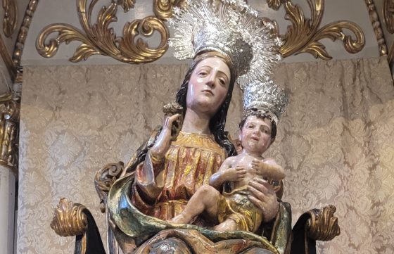 CATÓLICOS EN SEVILLA – Virgen con el Niño. Parroquia de Santa María la Mayor, de Pilas (Sevilla)