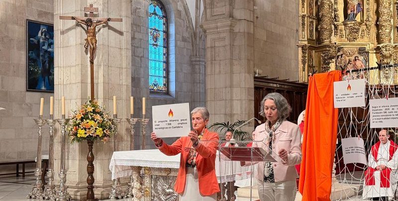 CATÓLICOS EN CANTABRIA – El obispo de Santander exhorta a ser dóciles al Espíritu para que se manifieste en nuestras vidas