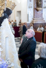 CATÓLICOS EN VALENCIA – Arzobispo de Valencia: “El Besamanos permite una cercanía física pero sobre todo espiritual de los cristianos con la Mare de Déu”