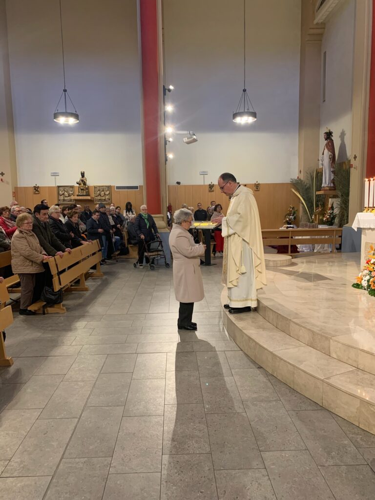 CATÓLICOS EN BARCELONA – Los oficios de Semana Santa en la Parroquia de Santa Eulalia de Vilapicina: Jueves Santo y Tríduum Pascual