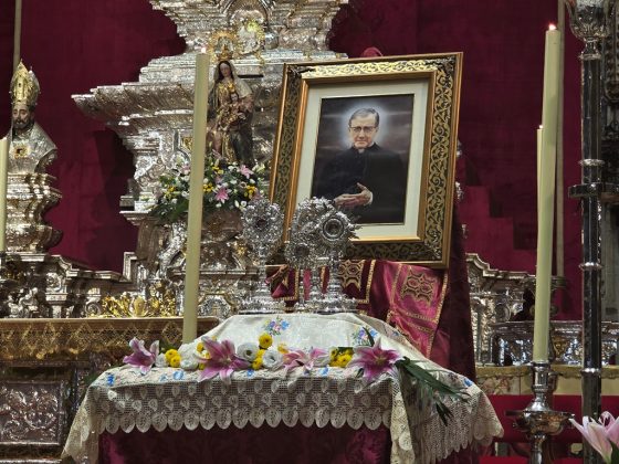 CATÓLICOS EN SEVILLA – Monseñor Saiz Meneses: «San Josemaría predicaba que hay una sola vida, y esa vida entera ha de ser santa»