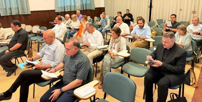 CATÓLICOS EN CANTABRIA – Monseñor Arturo Ros anima a los miembros del Consejo Pastoral Diocesano a tener una actitud eclesial de servicio