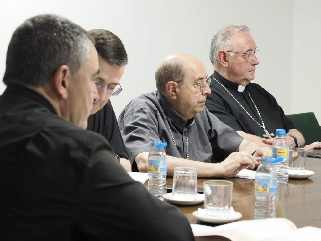 CATÓLICOS EN ÁVILA – Mons. Rico, en la reunión de los obispos de Castilla y León