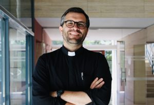 CATÓLICOS EN SEVILLA – José Manuel Ruiz Ruiz, Vicario parroquial de la Real Parroquia de Señora Santa Ana