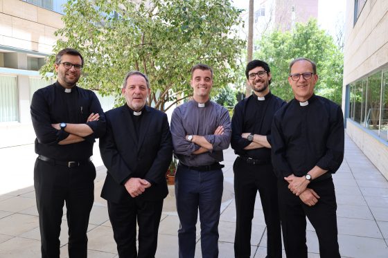 CATÓLICOS EN SEVILLA – La Iglesia diocesana convoca a una vigilia de oración por los cinco diáconos que serán ordenados sacerdotes el próximo sábado