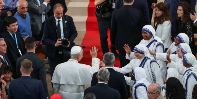 CATÓLICOS EN CANTABRIA – León XIV en su encuentro con las entidades de caridad: “No permitamos que la soledad y el abandono se normalicen en la vida”