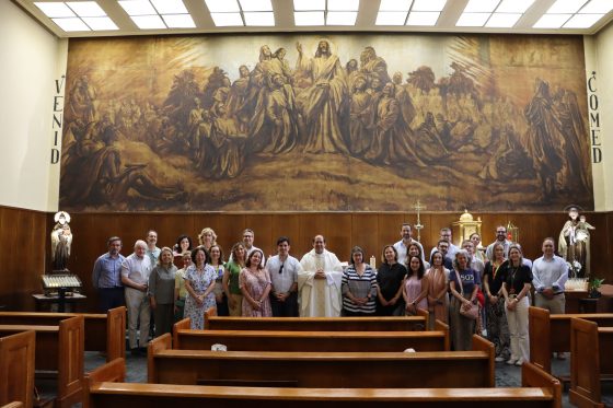 CATÓLICOS EN SEVILLA – Una amplia representación de profesores universitarios de Sevilla se reunirá con el Santo Padre en el Movistar Arena este domingo