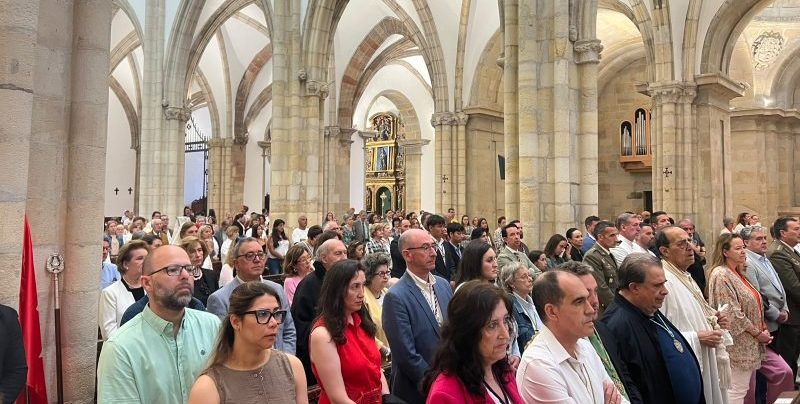 CATÓLICOS EN CANTABRIA – El Santísimo recorre las calles de Santander en la solemnidad del Corpus Christi
