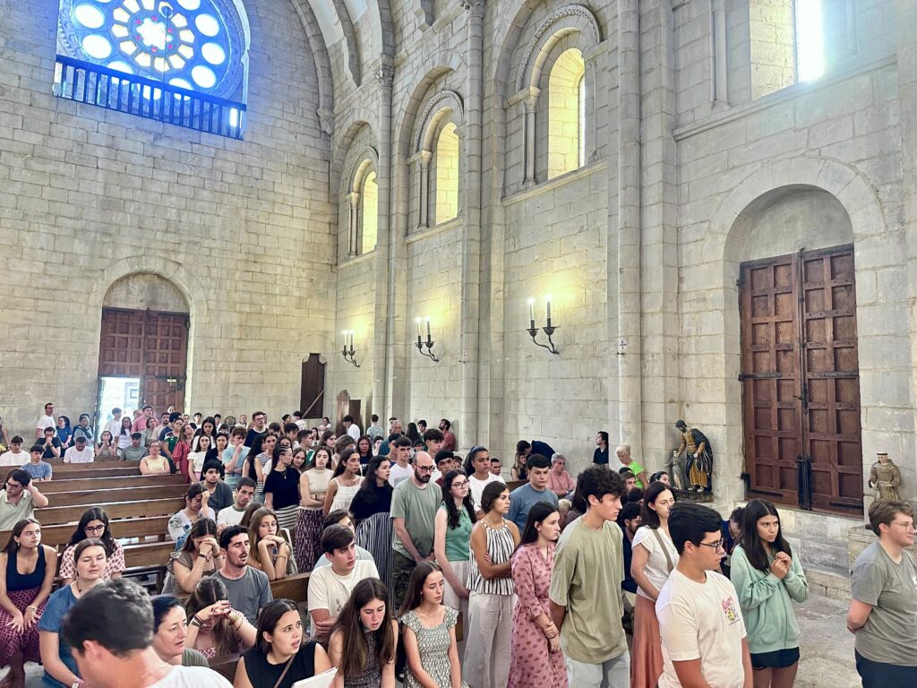 CATÓLICOS DE LUGO – Portomarín recibe al obispo de Lleida en el Camino
