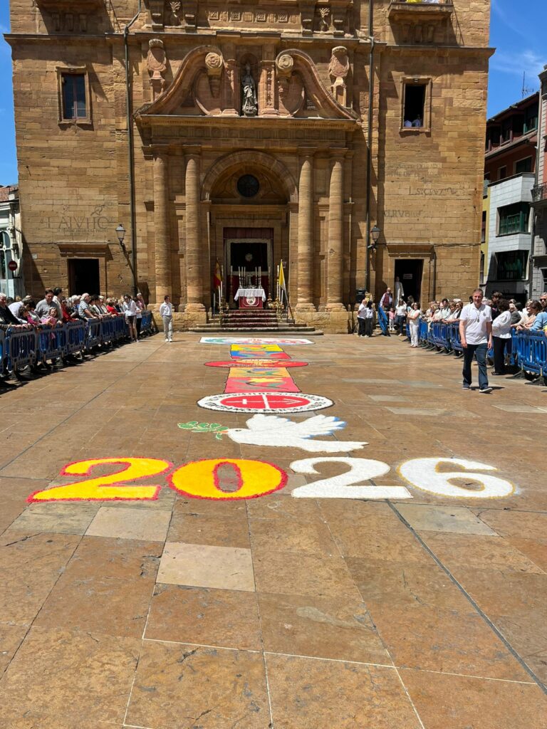 CATÓLICOS DE ASTURIAS – La solemnidad del Corpus Christi en la Catedral de Oviedo