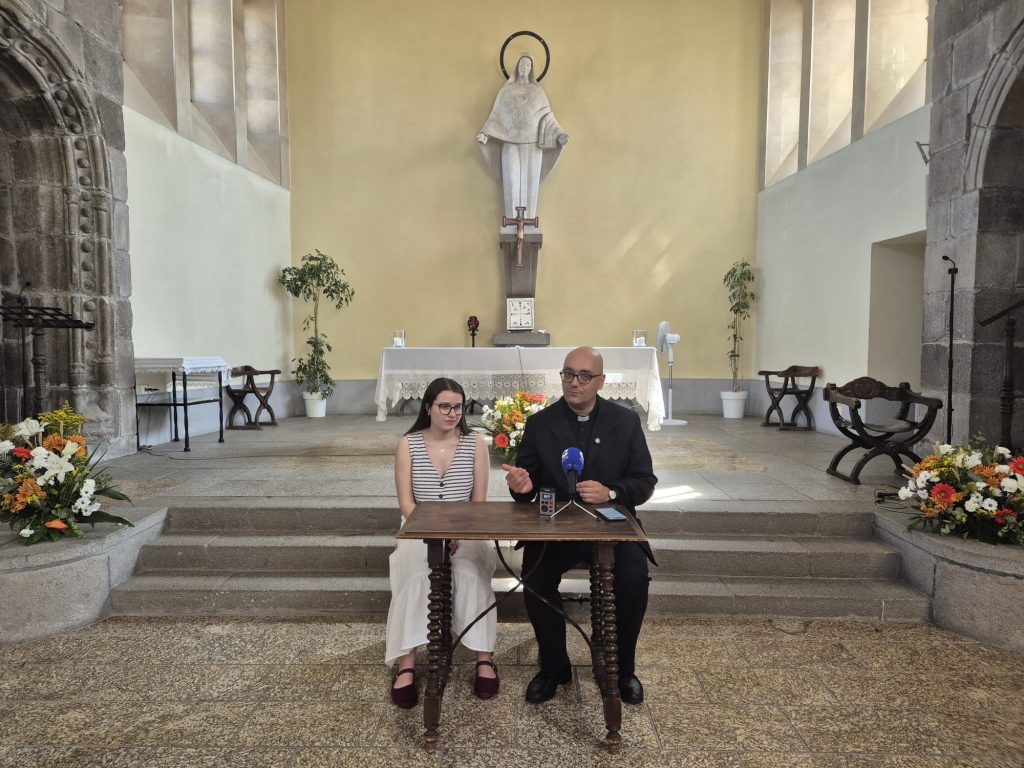 CATÓLICOS EN ÁVILA – La unidad pastoral de San Pedro Bautista e ICM se pone «bajo el manto de María»