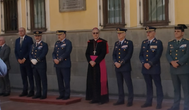 ARZOBISPADO CASTRENSE – El Arzobispo Castrense inicia su visita a Gran Canaria con una jornada de cercanía, devoción y encuentros