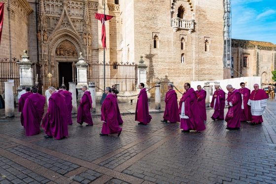 CATÓLICOS EN SEVILLA – Monseñor Saiz Meneses nombra a nuevos canónigos de la Catedral