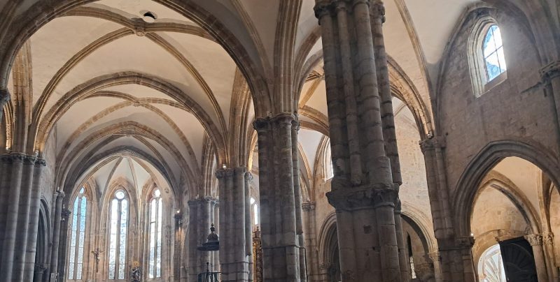 CATÓLICOS EN CANTABRIA – Daría Fernández, guía turística: “Santa María de la Asunción es el edificio más emblemático de Laredo”