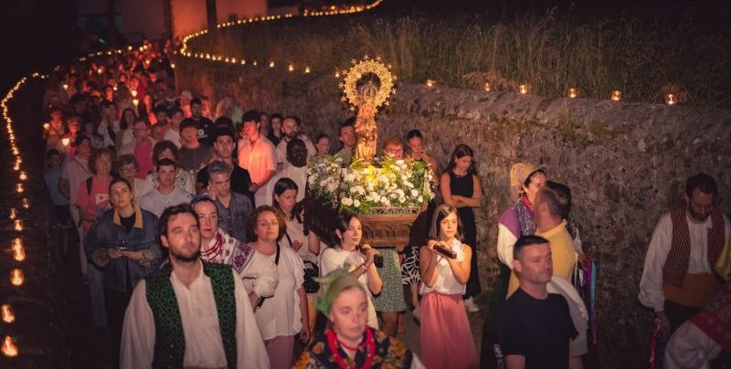 CATÓLICOS EN CANTABRIA – Iruz conmemora a la patrona del Valle de Toranzo con un triduo y la tradicional Procesión de las Antorchas