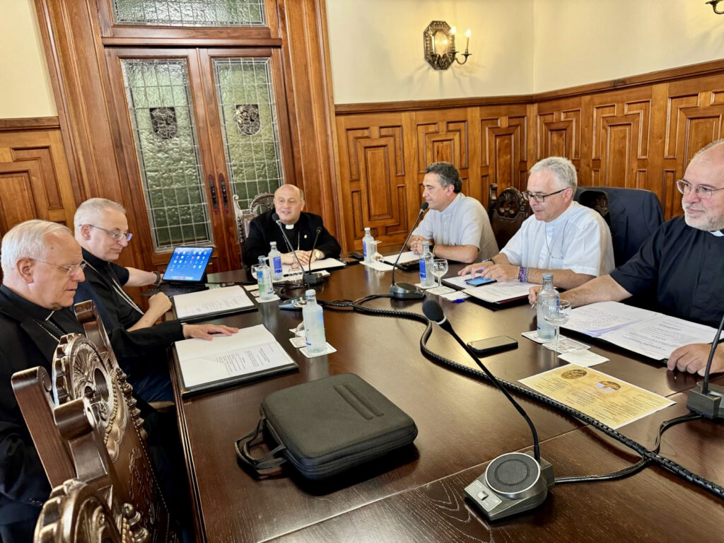 CATÓLICOS DE LUGO – El obispo de Lugo participa en la reunión de los obispos de Galicia