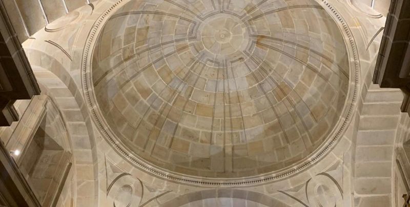 CATÓLICOS EN CANTABRIA – María del Mar Fernández, guía de Santa María de Toraya: «Esta iglesia es una belleza que merece la pena visitar»
