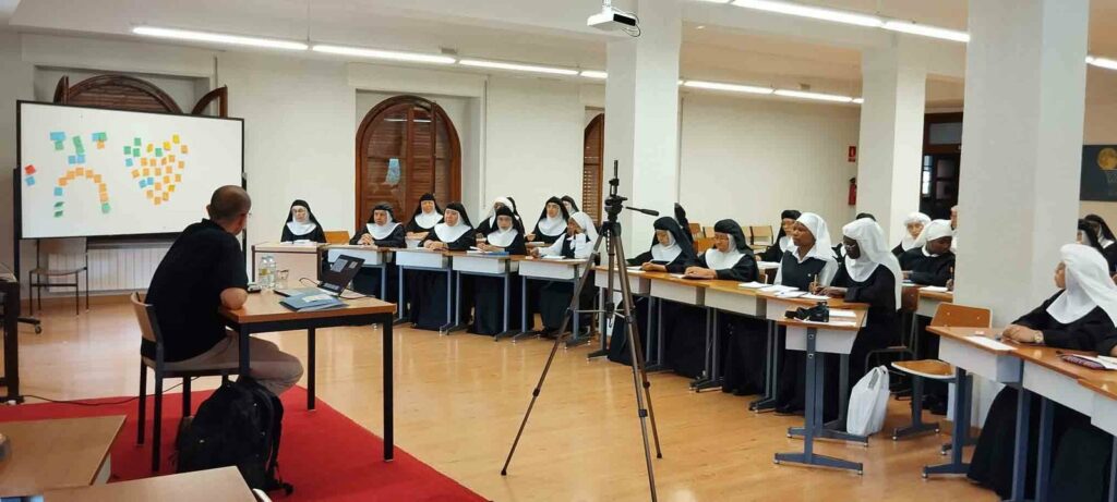 CATÓLICOS EN SALAMANCA – Las Agustinas Recoletas profundizan en Salamanca en la formación, la oración y el cuidado de la vida comunitaria