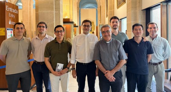 CATÓLICOS EN SEVILLA – Los seminaristas de Sevilla se incorporan al equipo de atención y visitas de la Catedral este verano