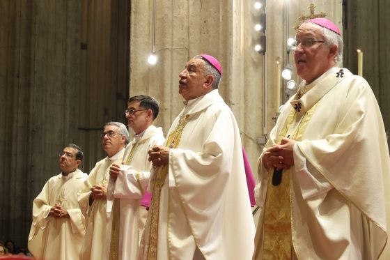 CATÓLICOS EN SEVILLA – El arzobispo de Panamá cierra la novena agradeciendo a la Iglesia en Sevilla que “no guardara para sí el tesoro recibido”