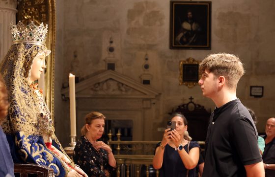 CATÓLICOS EN SEVILLA – Segundo Besamanos de la Virgen de los Reyes (Agosto 2026)
