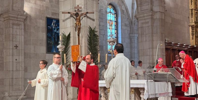 CATÓLICOS EN CANTABRIA – Monseñor José Vilaplana en la fiesta de los Santos Mártires: “Nuestra época necesita cristianos entusiasmados por Cristo”