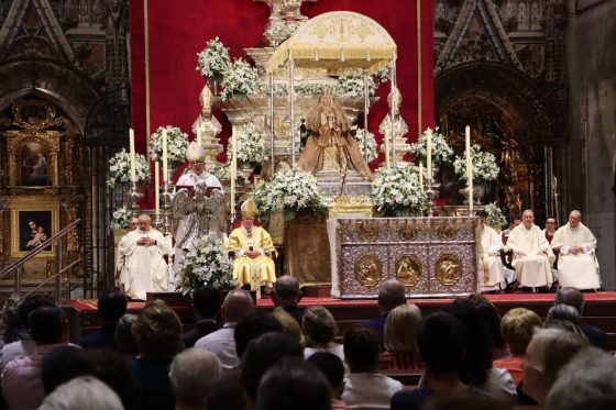 CATÓLICOS EN SEVILLA – Monseñor Ulloa invita a seguir a Cristo con la esperanza de María en el segundo día de la novena