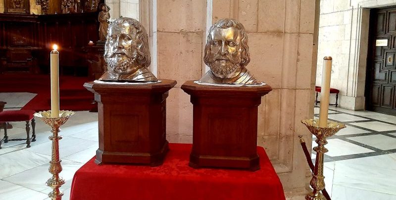 CATÓLICOS EN CANTABRIA – La procesión con las reliquias de los Santos Mártires inaugura los cultos en honor a san Emeterio y san Celedonio