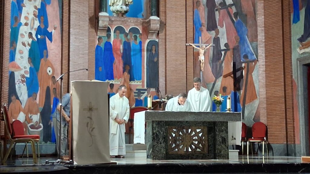 CATÓLICOS EN MADRID – P. Mario León Dorado, OMI. Misionero madrileño prefecto del Sahara, nombrado administrador apostólico en Rabat
