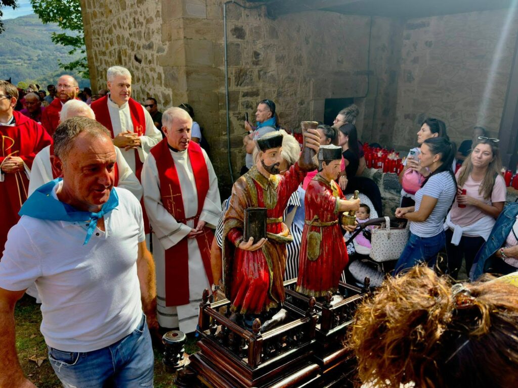 CATÓLICOS DE ASTURIAS – Fiesta de los Santos Mártires de Valdecuna, San Cosme y San Damián