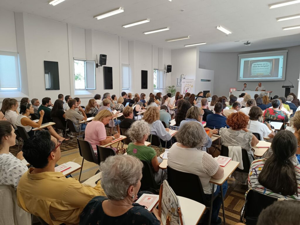 CATÓLICOS DE ASTURIAS – Antonio Manzano, Delegado de Enseñanza en la diócesis de Almería: «Estoy convencido de que se aprende más jugando»