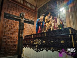 CATÓLICOS EN SALAMANCA – “Vía Áurea” reúne en la Catedral 17 imágenes de la Semana Santa salmantina