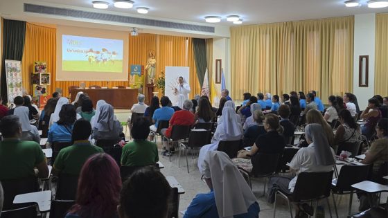 CATÓLICOS EN SEVILLA – Monseñor León clausura el XIII Congreso Internacional VIDES de las Hijas de María Auxiliadora