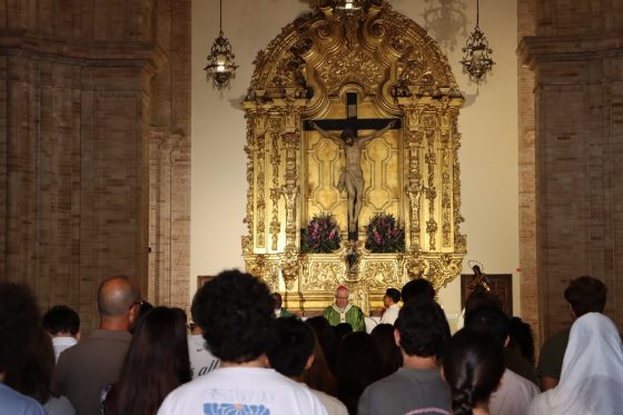 CATÓLICOS EN SEVILLA – Monseñor Saiz Meneses anima a los responsables de Life Teen España a «seguir sembrando» el Evangelio entre los adolescentes