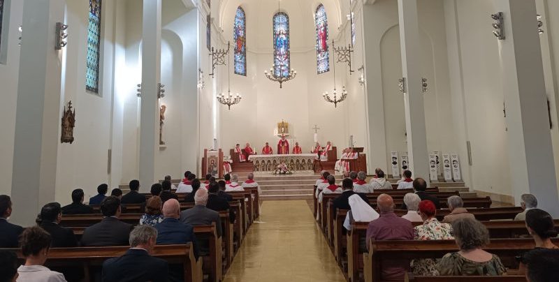CATÓLICOS EN CANTABRIA – Los alumnos del Seminario de Corbán comienzan el curso académico con un acto institucional en Oviedo