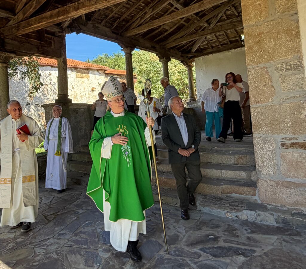 CATÓLICOS DE LUGO – El obispo inaugura las obras de Santa María de Baamorto