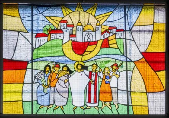 CATÓLICOS EN SEVILLA – La Parroquia de Jesús de Nazaret inicia un proyecto catequético con sus vidrieras