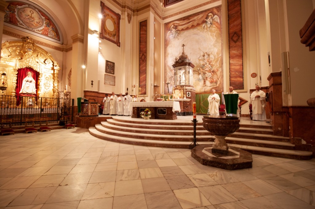 CATÓLICOS EN SEVILLA – Celebración del 25º Aniversario de la Ordenación Sacerdotal de nuestro párroco D. Antonio José Guerra Martínez.